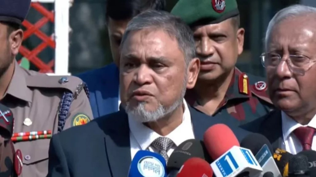 আইন-শৃঙ্খলা পরিস্থিতি সন্তোষজনক নয়, তবে ভোটের আগে উন্নতি হবে: সিইসি